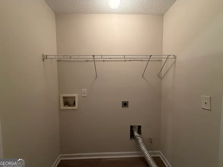 1007 Rolling Meadows Rd — Photo 15