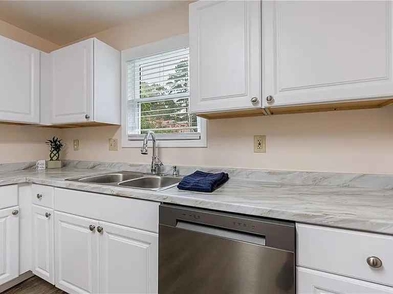 1248 Falling Water Dr SE — Photo 6