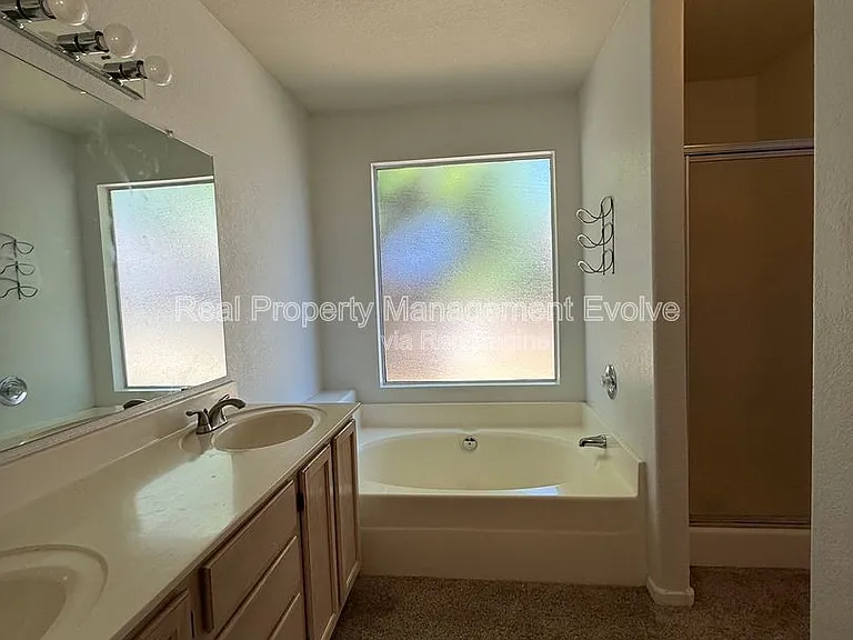4260 E Rosemonte Dr — Photo 20