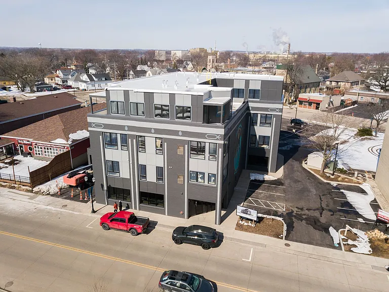 130 Main St — Photo 16