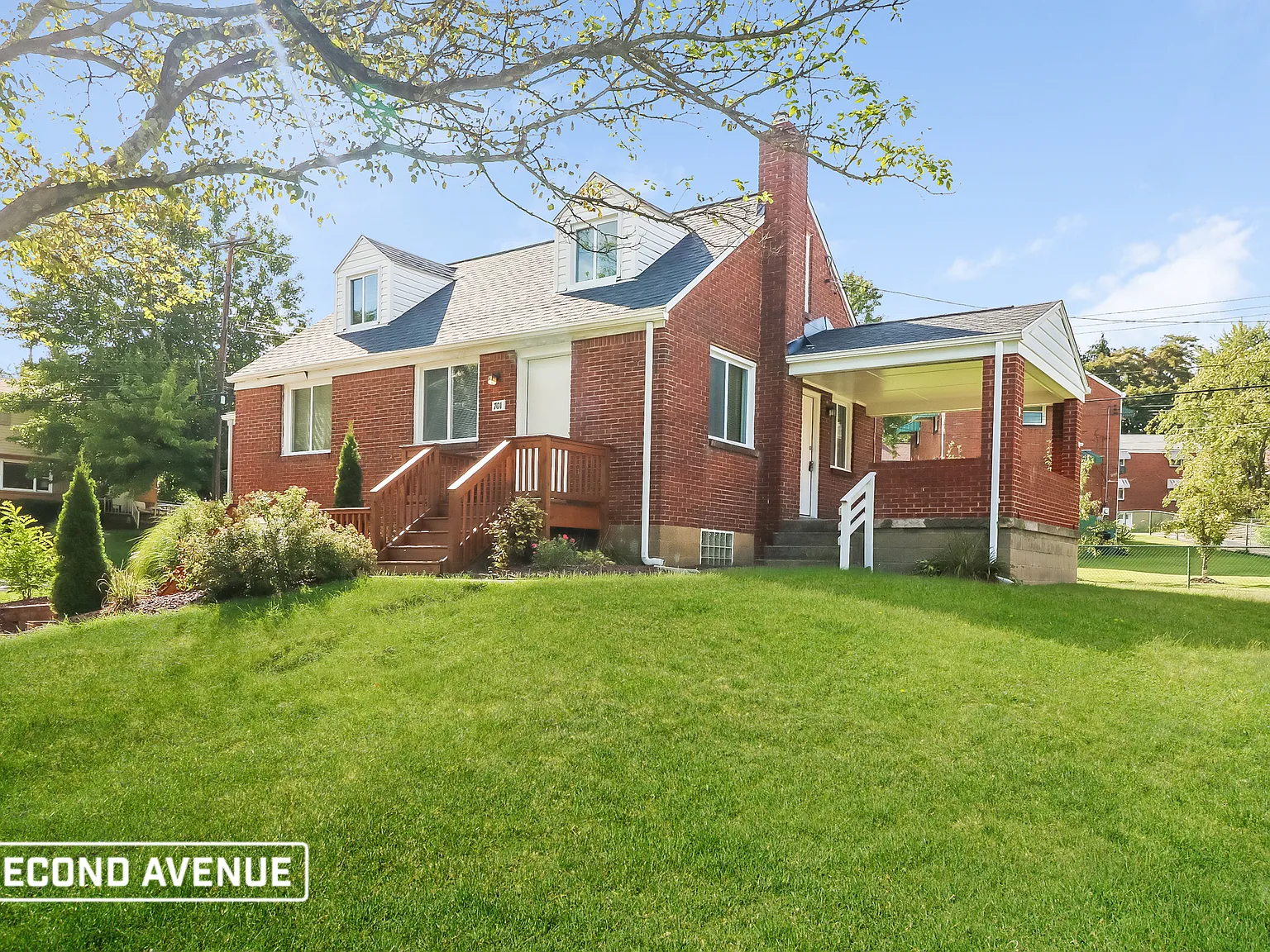 3 bed, 1.0 bath, 1500 sqft, $1,675 — Photo 2
