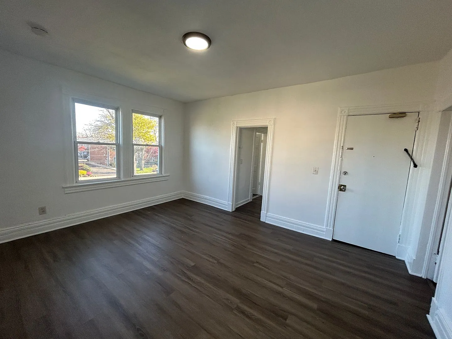 716 Greens Ave. — Photo 3