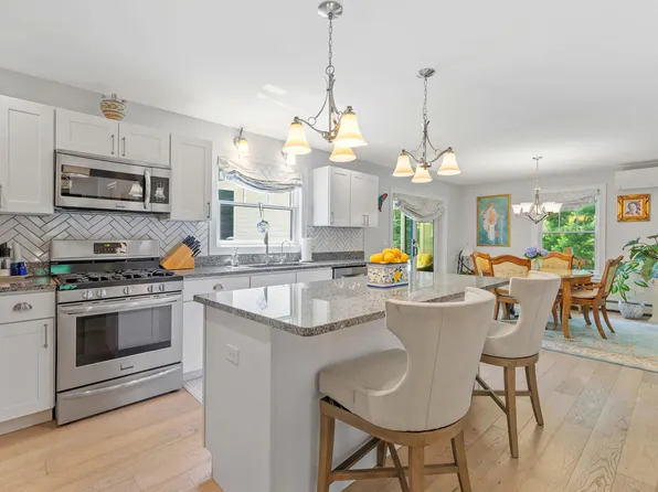 49 Hadlock Road, Falmouth, ME 04105
