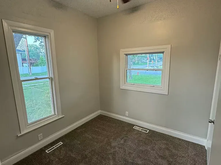 3931 Pioneers Blvd — Photo 11