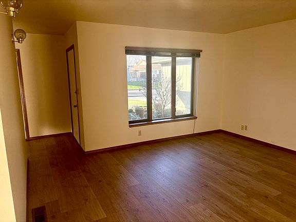 4th image of 1107 S 43rd Ave
