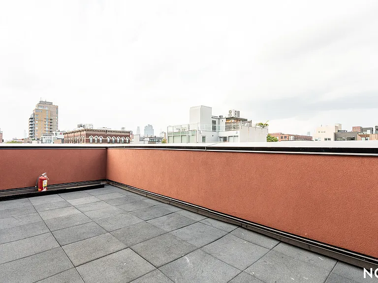 230 N 7th St #201 — Photo 17