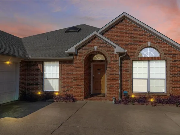 2707 Forest Lake Dr, Grand Prairie, TX 75052