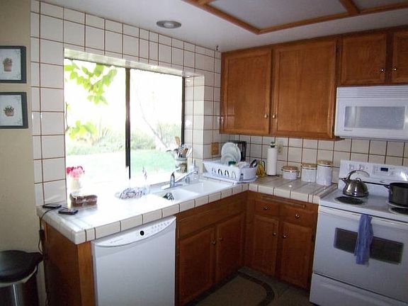 3rd image of 12767 Isocoma St