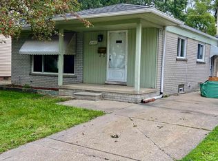 24892 Dale Ave, Eastpointe, MI