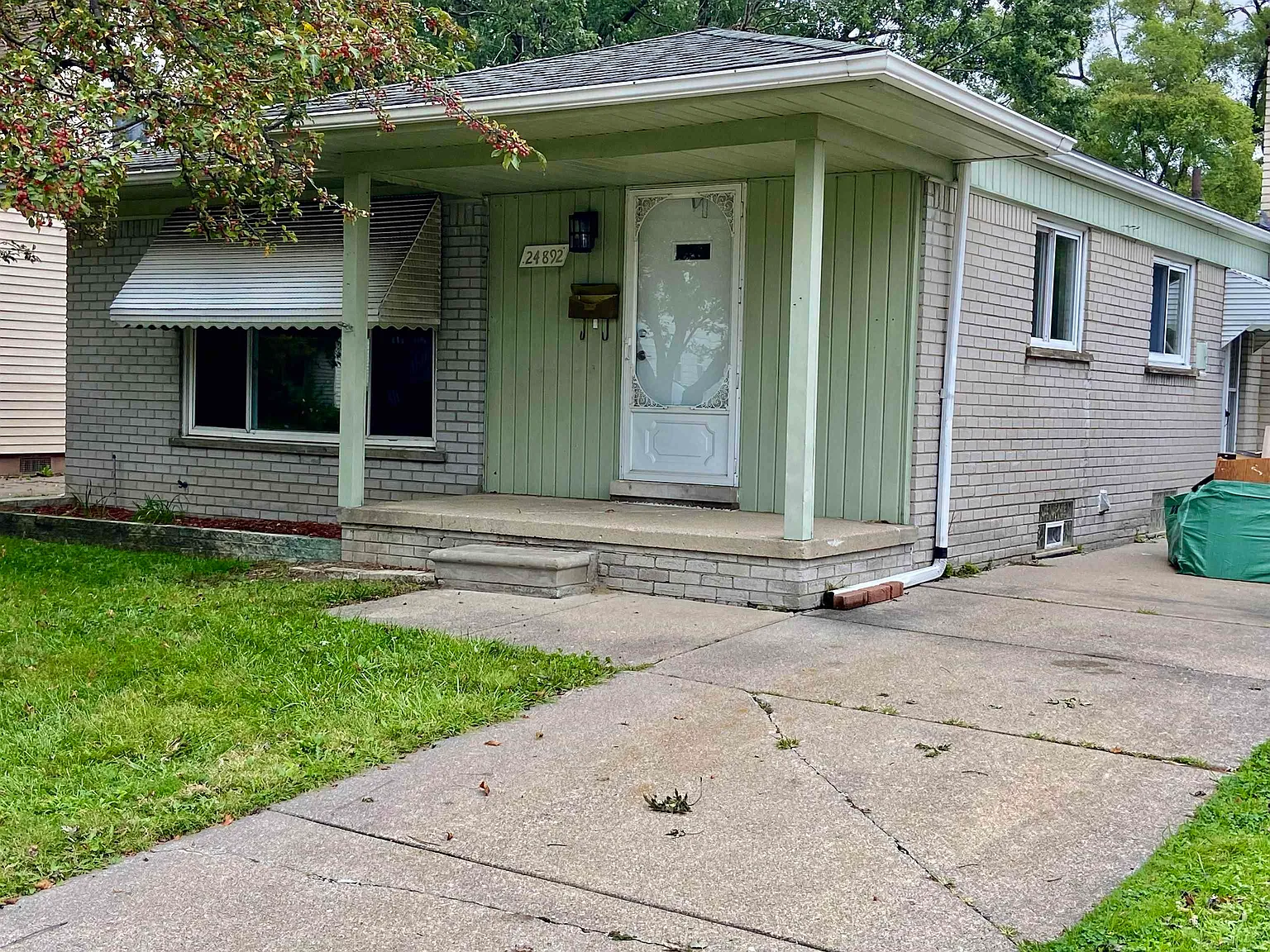 24892 Dale Ave photo 1
