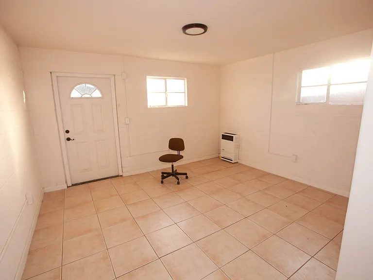 404 E Orange St — Photo 33