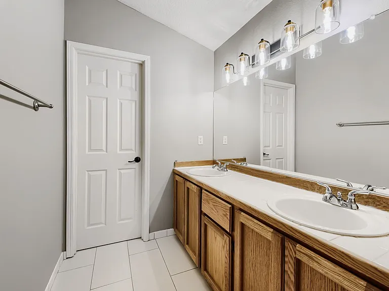 4605 SW 164th Ter — Photo 21