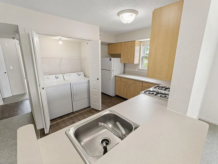 Hunters Pond Apartment Homes — Photo 30