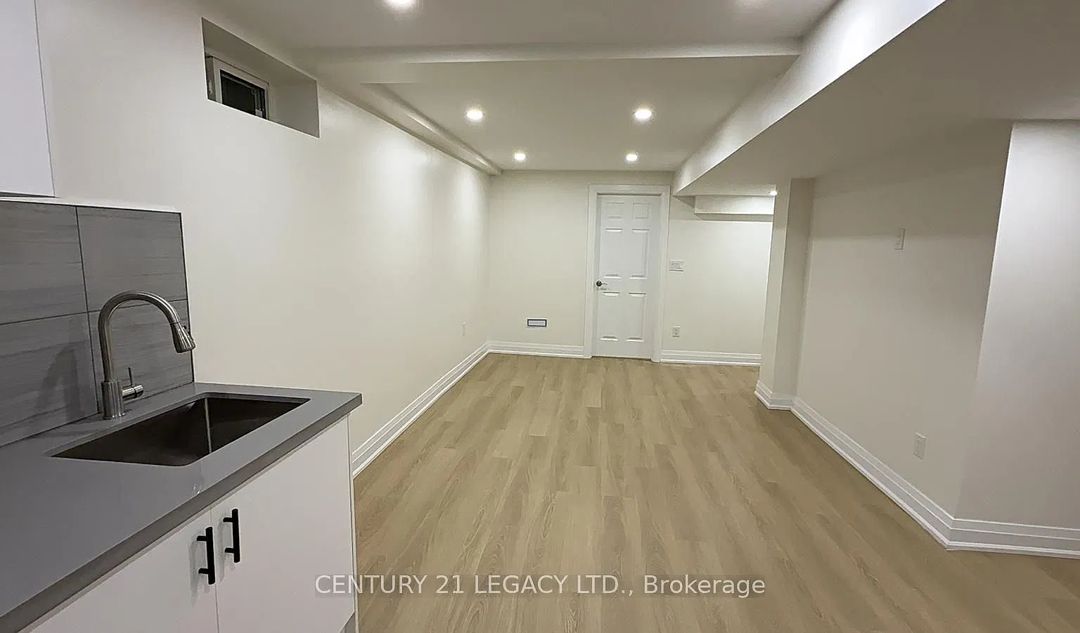 2 bed, $2,300 — Photo 1