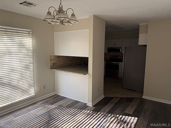 3rd image of 220 Newcastle Ln