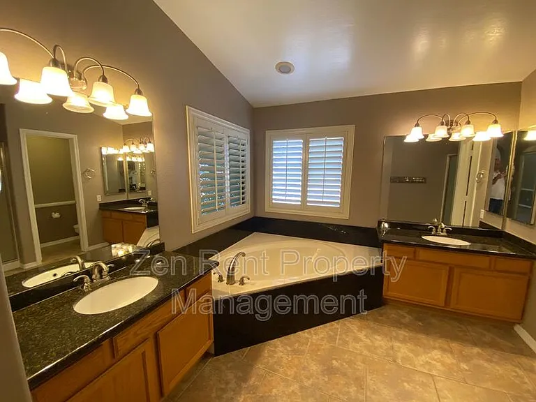 426 S Burk St — Photo 26