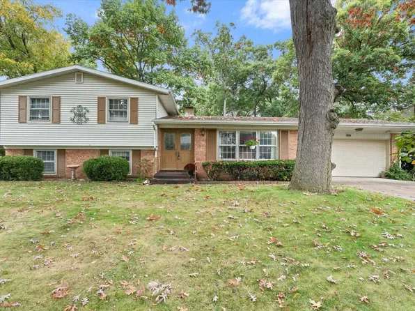1608 Greenbrier Dr, Elkhart, IN 46514