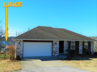 31 Crestview St, Kimberling City, MO 65686