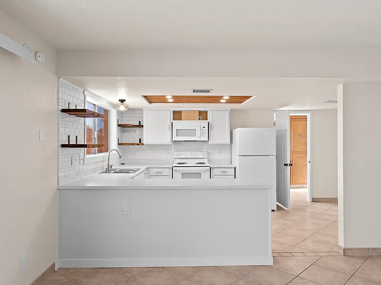 280 S Atlanta Dr — Photo 10