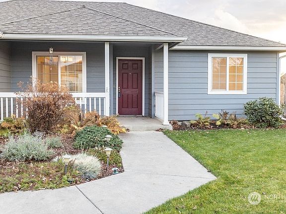 3rd image of 958 Carmella St