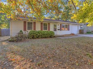 869 S Sheridan Cir, Olathe, KS 66061