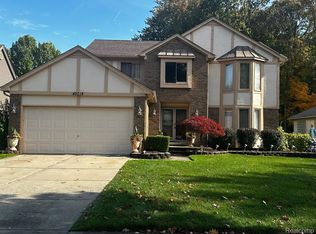 42018 Duxbury Dr, Sterling Heights, MI 48313