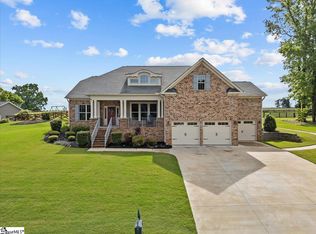 79 Modesto Ln, Simpsonville, SC 29681