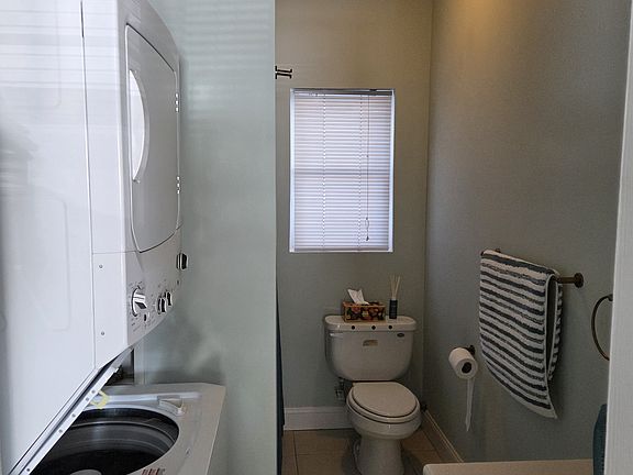 5th image of 820 Lafayette Rd #C