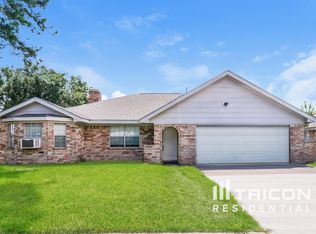 4422 Ponca St, Pasadena, TX 77504