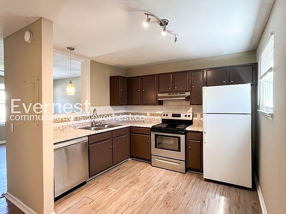 3rd image of 2542 Highland Trace Dr