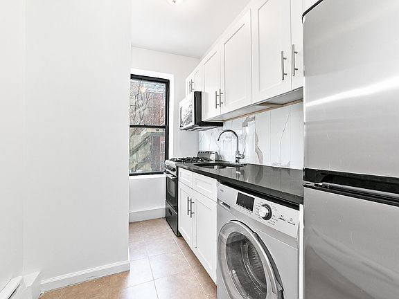 4th image of 215 E 117th St APT 12