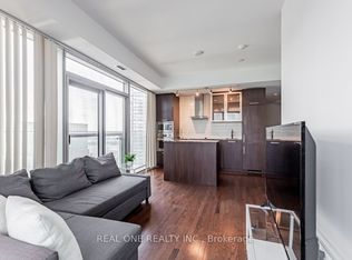 12 York St #4710, Toronto, ON M5J 0A9