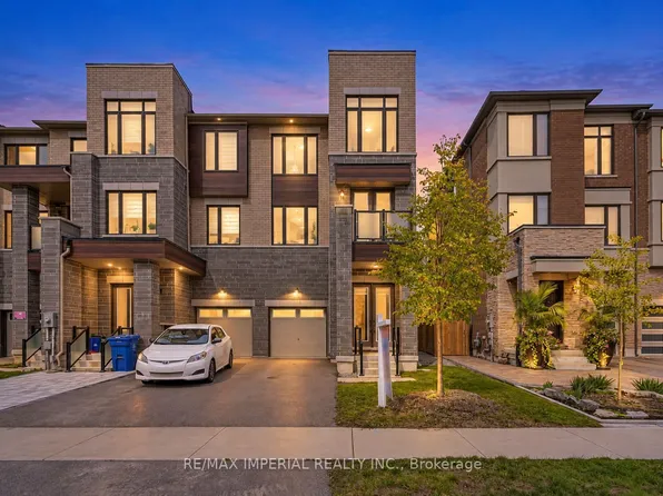 212 Vermont Ave, Newmarket, ON L3X 0M6