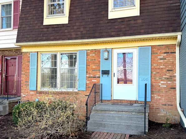 105 Yorkshire Ct, Blacksburg, VA