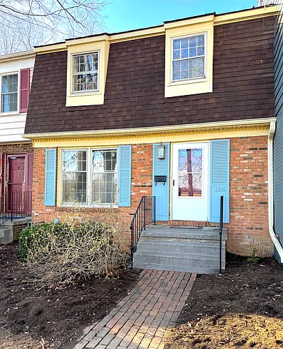 105 Yorkshire Ct Photo 1