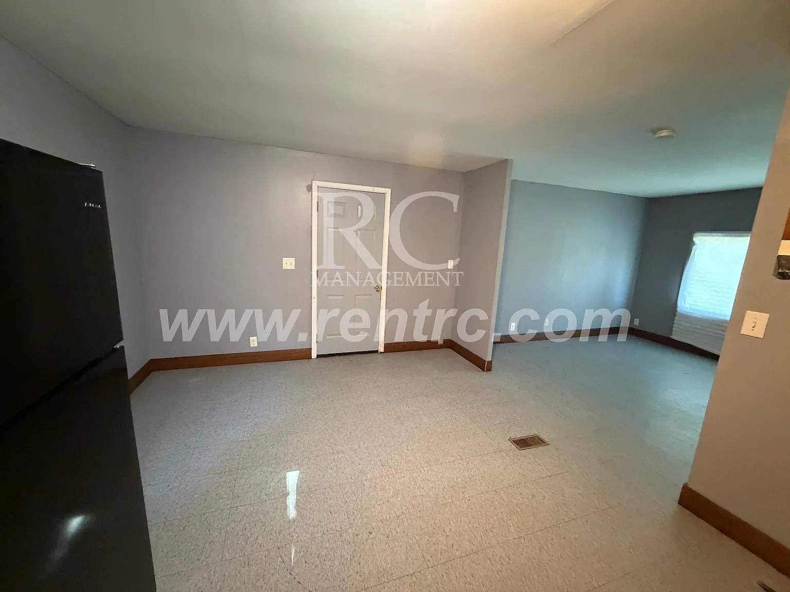 3 bed, 1100 sqft, $795 — Photo 2