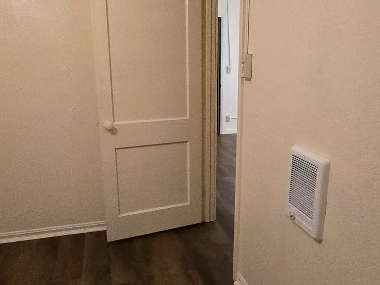 405 W Oak St #A — Photo 10