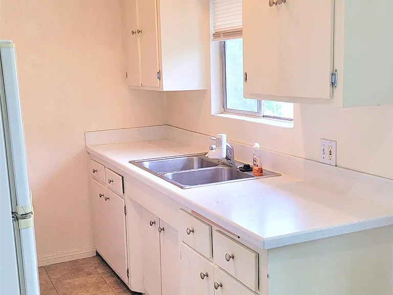 1224 Corson St #4 — Photo 4
