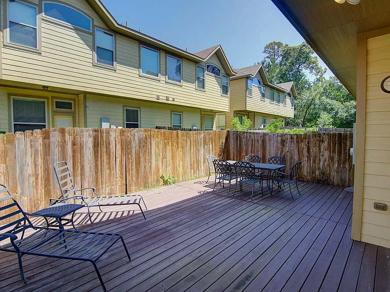 11 Cheswood Manor Ct — Photo 5