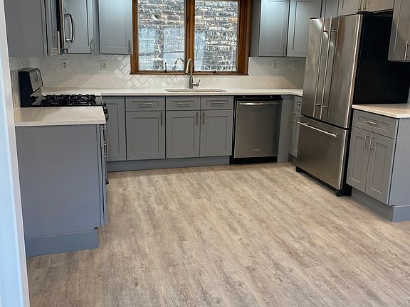 5th image of 3517 W Belmont Ave #2