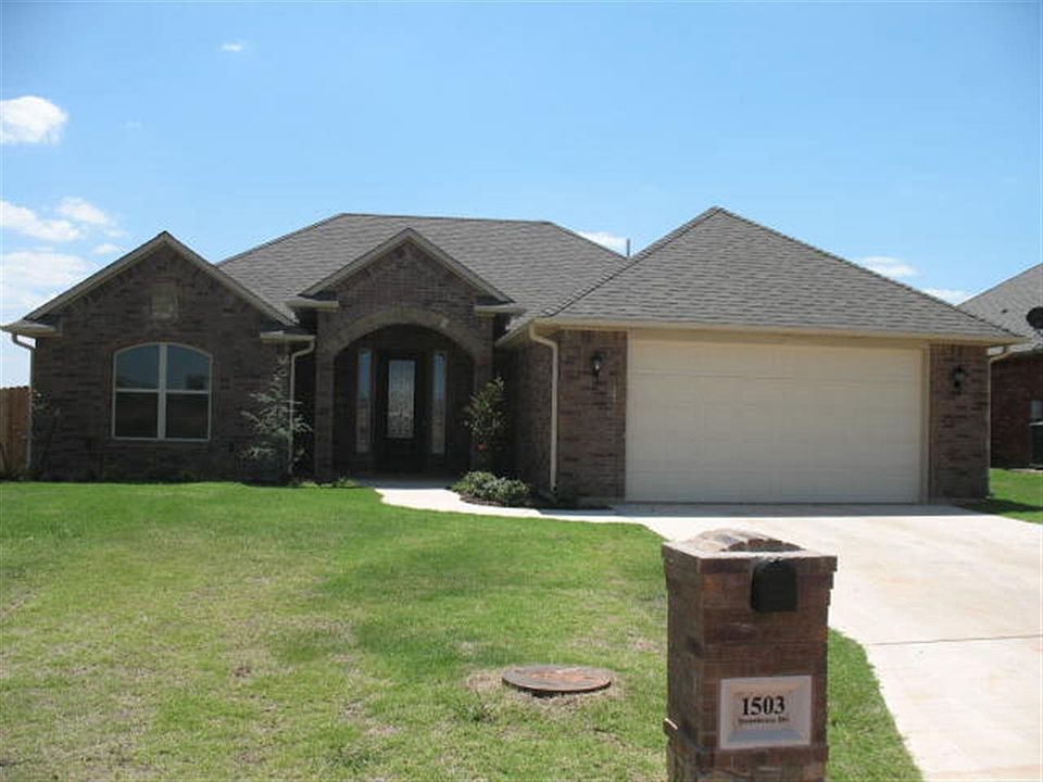 1st image of 1503 NE Stonehouse Dr