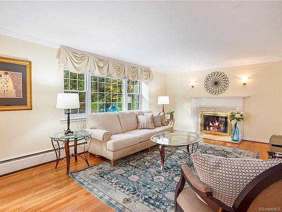2nd image of 34 Bolleswood Ln