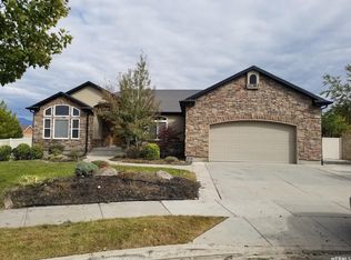 11367 S Via Arboles Ct, South Jordan, UT 84095