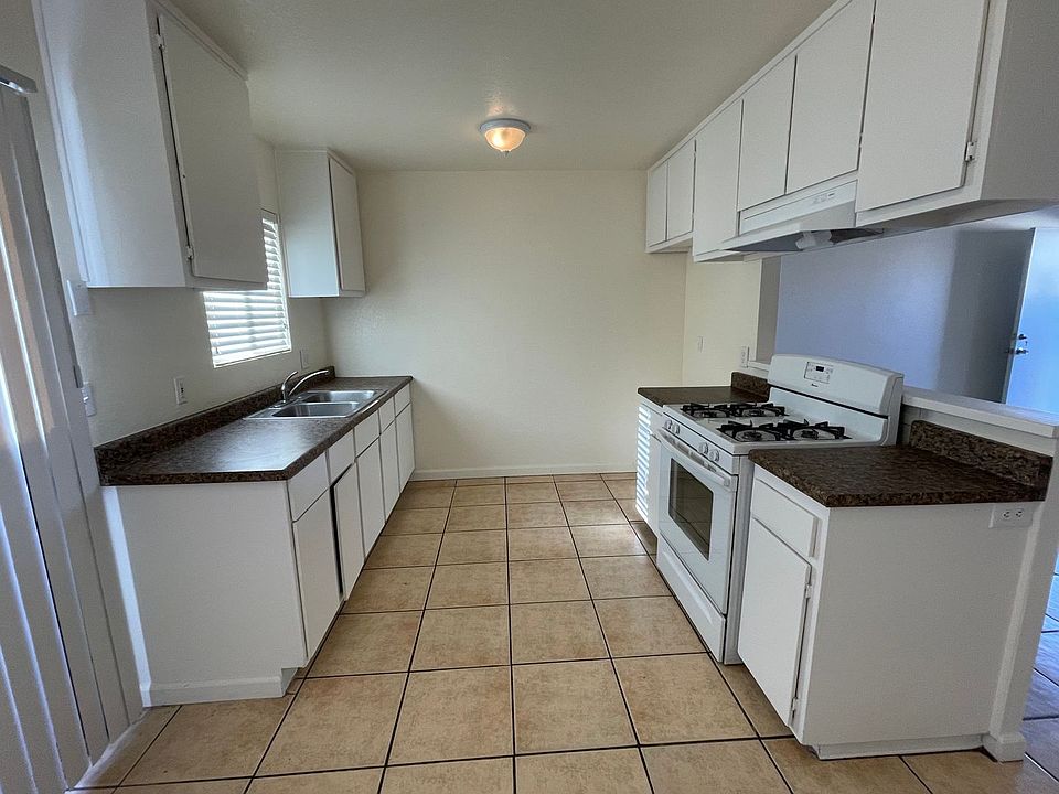 0216 16416 Chestnut St Hesperia, CA Zillow Apartments for Rent in