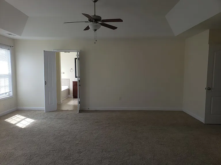 5911 Crown Ridge Ct — Photo 2