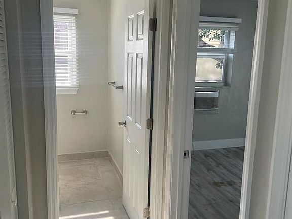 5th image of 200 NE 22nd Ave #206A