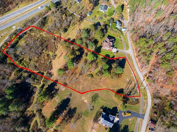 2nd image of 224 Bishop Rd