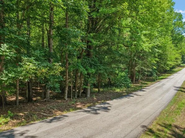 313 Lakepoint Dr, Clarksville, VA 23927