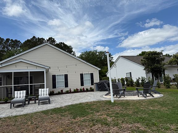 Spacious back yard