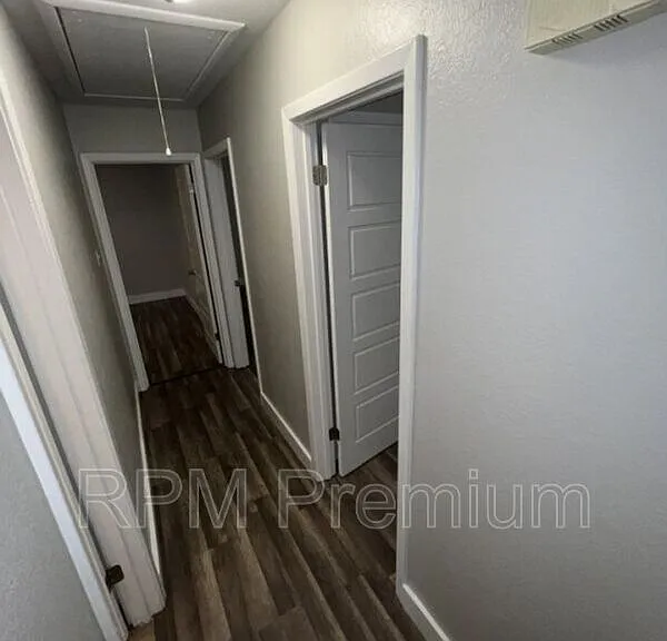 464 Wilton Dr — Photo 29